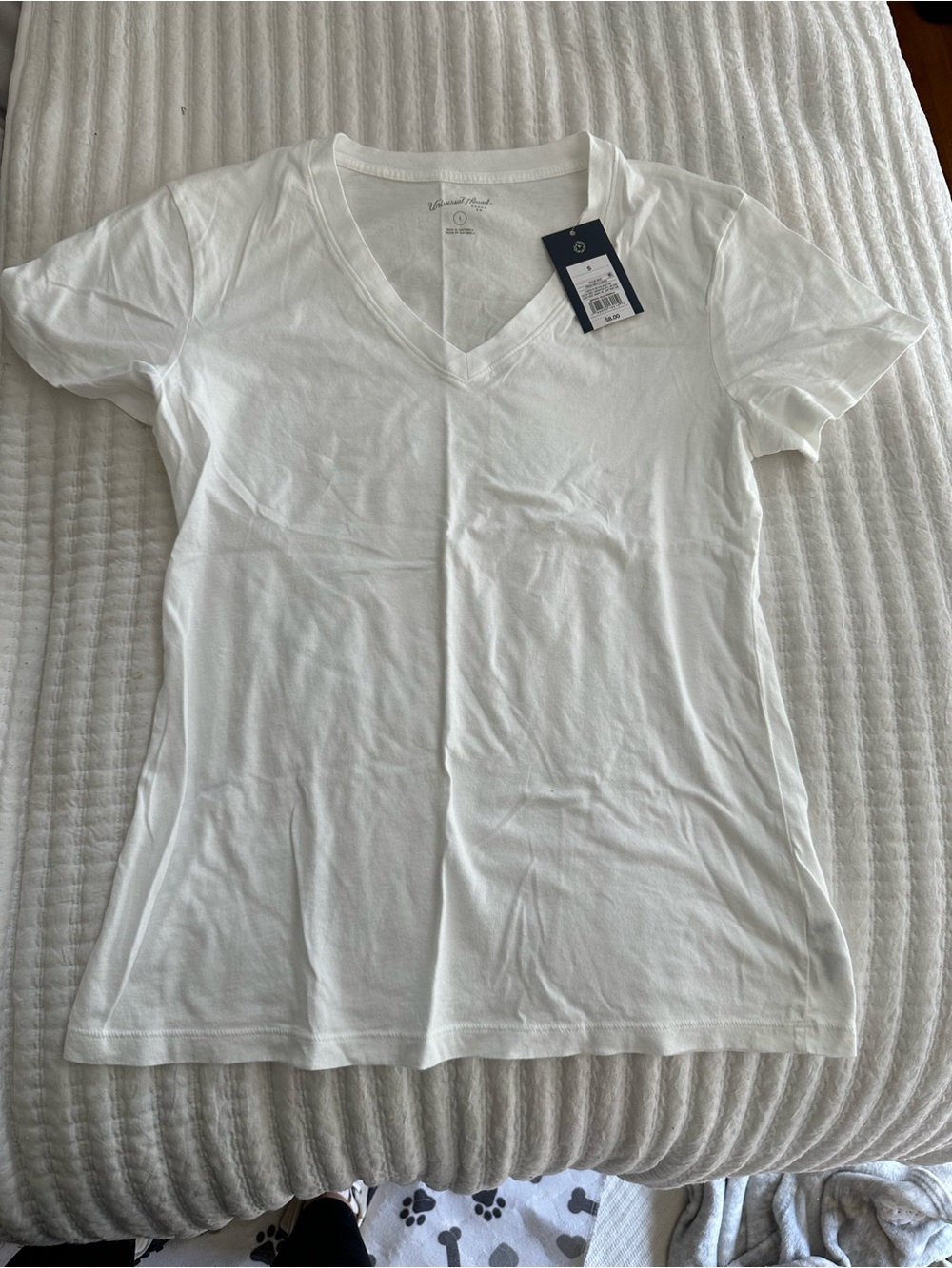 Universal Thread White V-Neck Short Sleeve Tee